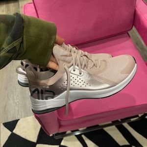 Nike Wmns Air Max Bella TR 3 'Rose Gold'